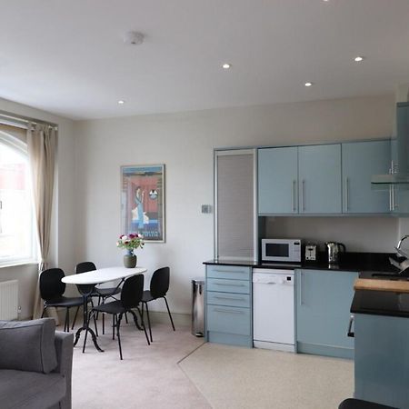 Stylish Light-Filled 1 Bedroom Flat In Hammersmith Лондон Экстерьер фото