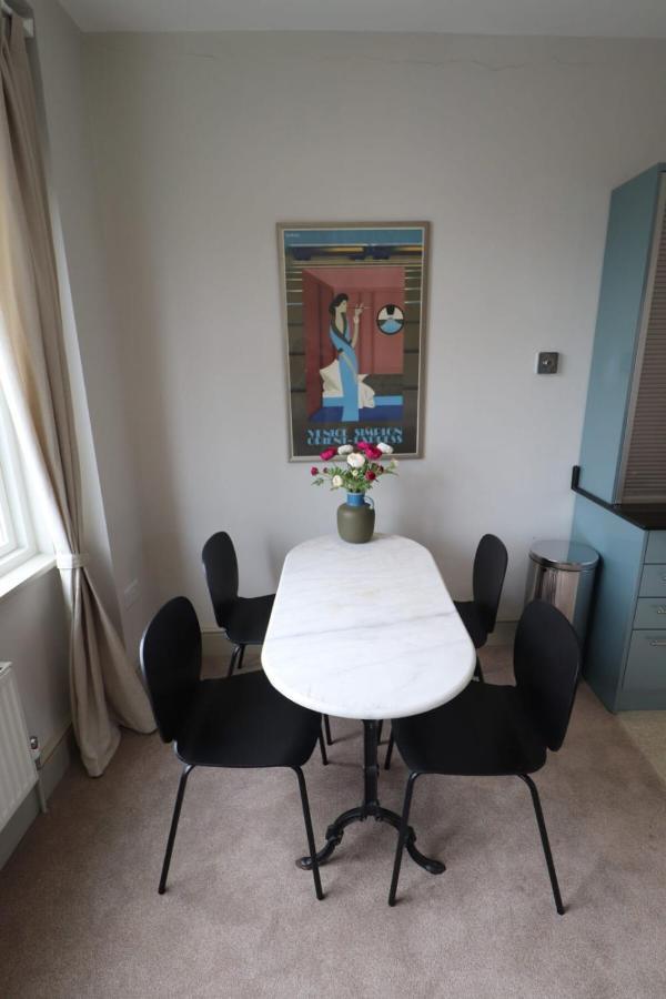 Stylish Light-Filled 1 Bedroom Flat In Hammersmith Лондон Экстерьер фото