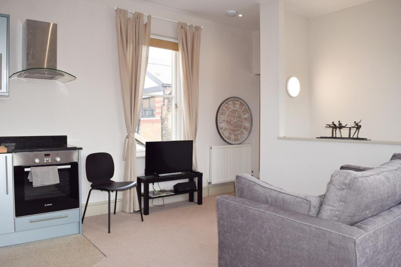 Stylish Light-Filled 1 Bedroom Flat In Hammersmith Лондон Экстерьер фото